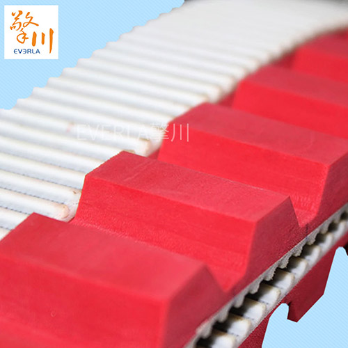 表面加紅膠開槽<a href='http://m.tbweb.cn/' target='_blank'><u>PU同步帶</u></a>細(xì)節(jié)圖
